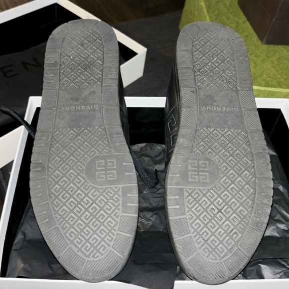 Givenchy G4 Mens Sneakers 100% Calf Leather  practically New - Picture 4 of 8